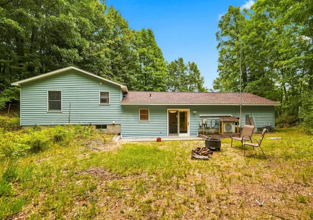 Photo 2 of Single family home for sale at 3787 Prouty Rd, Traverse City, MI 49686 | MLS# 78080073308 | Listing updated on 2026-09-11