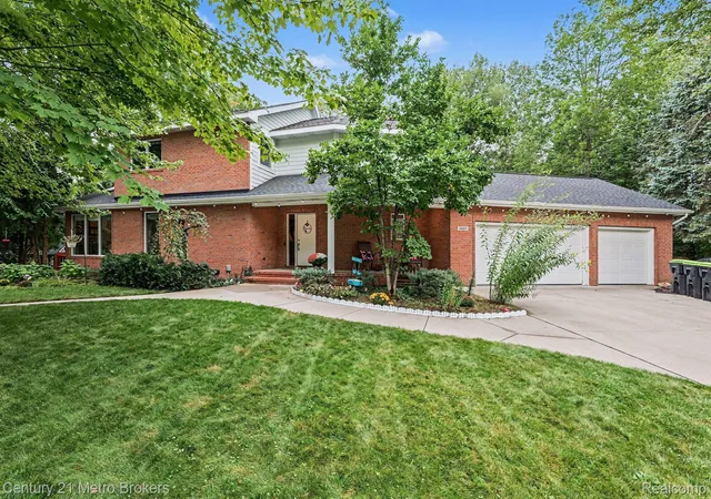 Photo 1 of Single family home for sale at 6003 Evergreen St, Midland, MI 48642 | MLS# 20261071905 | Listing updated on 2026-09-16
