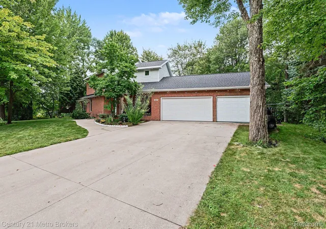 Photo 3 of Single family home for sale at 6003 Evergreen St, Midland, MI 48642 | MLS# 20261071905 | Listing updated on 2026-09-16
