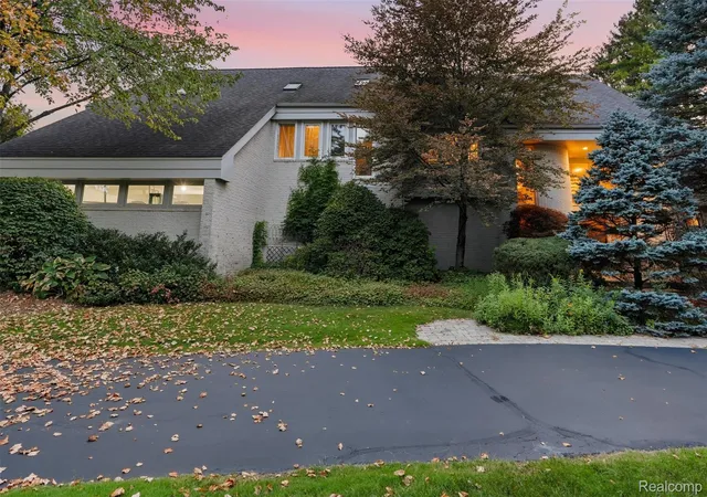 Single family home for sale at 305 Wilshire Dr, Bloomfield Hills, MI 48302 | MLS# 20261071906