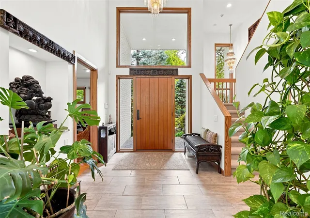 Photo 3 of Single family home for sale at 305 Wilshire Dr, Bloomfield Hills, MI 48302 | MLS# 20261071906 | Listing updated on 2026-09-12