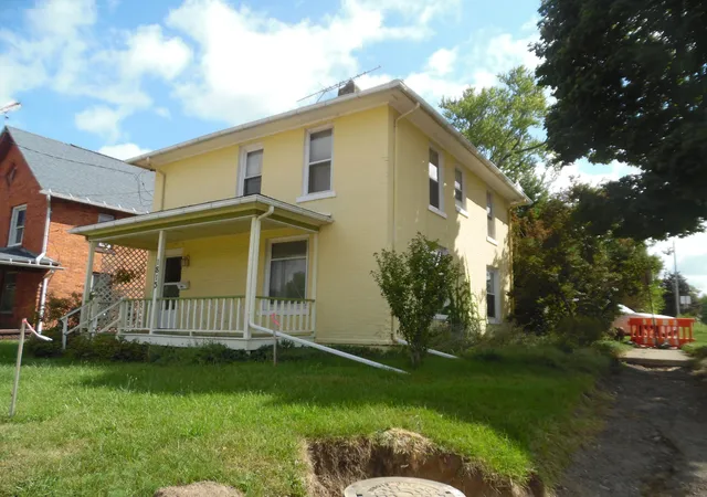 Photo 1 of Single family home for sale at 1813 S Martin Luther King Jr Dr, Jackson, MI 49203 | MLS# 55026047496 | Listing updated on 2026-09-11