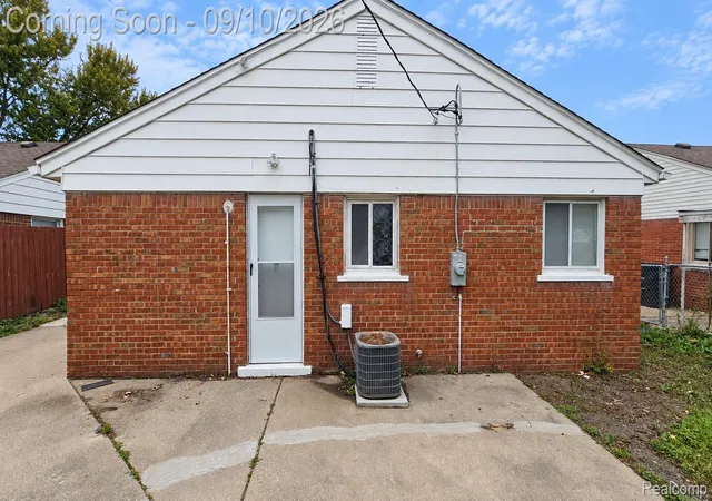 Photo 4 of Single family home for sale at 9325 Westpoint St, Taylor, MI 48180 | MLS# 20261071909 | Listing updated on 2026-09-13