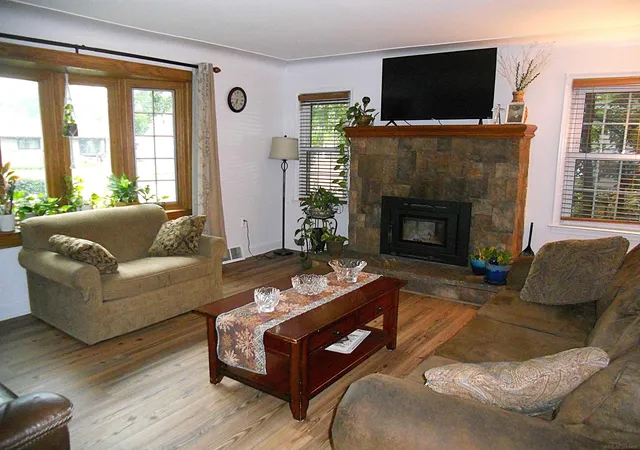 Photo 3 of Single family home for sale at 8239 Garbor Dr, Warren, MI 48093 | MLS# 58050221043 | Listing updated on 2026-09-15