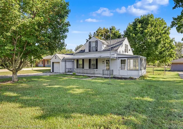 Photo 2 of Single family home for sale at 27194 W Huron River Dr, Flat Rock, MI 48134 | MLS# 20261071910 | Listing updated on 2026-09-09