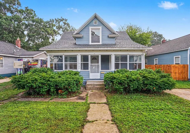 Photo 1 of Single family home for sale at 2128 Hoyt St, Muskegon, MI 49444 | MLS# 71026047499 | Listing updated on 2026-09-18