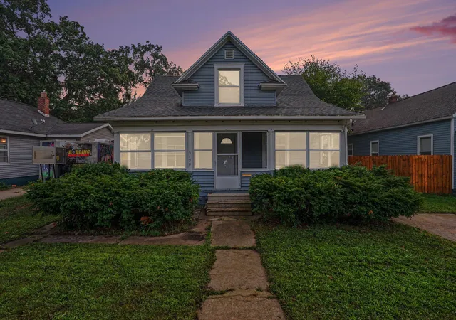 Photo 2 of Single family home for sale at 2128 Hoyt St, Muskegon, MI 49444 | MLS# 71026047499 | Listing updated on 2026-09-18