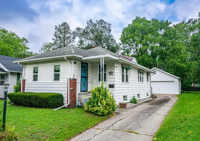 Photo 1 of Sale Pending at 90 W Kingman Ave, Battle Creek, MI 49014 | MLS# 64026047500 | Listing updated on 2026-09-11