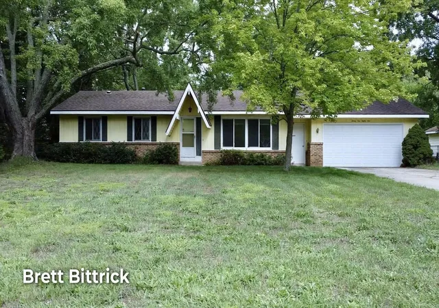 Photo 1 of Sale Pending at 2989 Memorial Dr, Holland, MI 49424 | MLS# 65026047502 | Listing updated on 2026-09-18