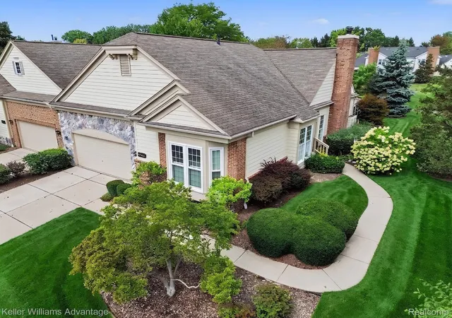 Listing Photo 2 - Condo for sale in building located at 39646 Muirfield Ln, Northville, MI 48168
