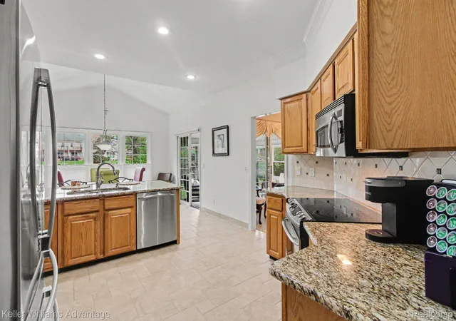 Listing Photo 5 - Condo for sale in building located at 39646 Muirfield Ln, Northville, MI 48168