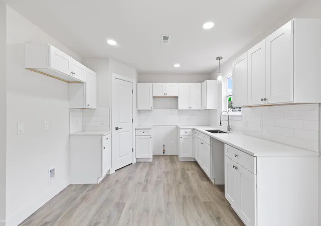 Photo 3 of Single family home for sale at 2800 Gady Pines Dr, Adrian, MI 49221 | MLS# 81026047504 | Listing updated on 2026-09-08