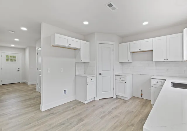 Photo 4 of Single family home for sale at 2800 Gady Pines Dr, Adrian, MI 49221 | MLS# 81026047504 | Listing updated on 2026-09-08