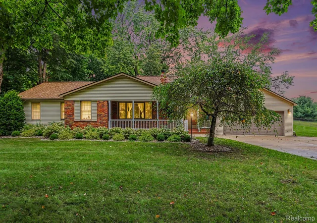 Photo 1 of Single family home for sale at 1030 W Livingston Rd, Highland, MI 48357 | MLS# 20261071923 | Listing updated on 2026-09-12