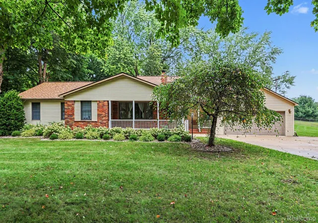Photo 2 of Single family home for sale at 1030 W Livingston Rd, Highland, MI 48357 | MLS# 20261071923 | Listing updated on 2026-09-12