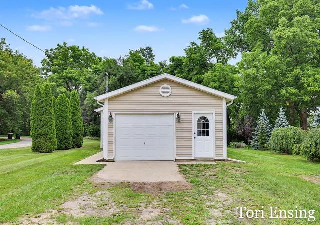Photo 3 of Single family home for sale at 326 N Mills St, Greenville, MI 48838 | MLS# 65026047506 | Listing updated on 2026-09-08