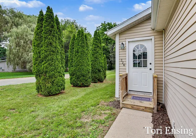 Photo 4 of Single family home for sale at 326 N Mills St, Greenville, MI 48838 | MLS# 65026047506 | Listing updated on 2026-09-08