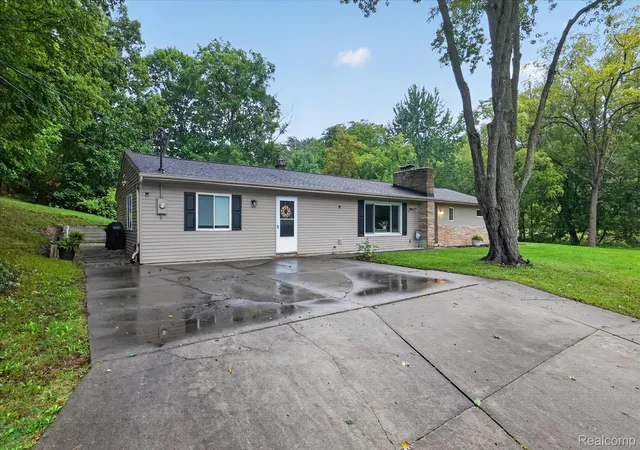 Photo 2 of Single family home for sale at 9007 Joseph St, Grand Blanc, MI 48439 | MLS# 20261071930 | Listing updated on 2026-09-11