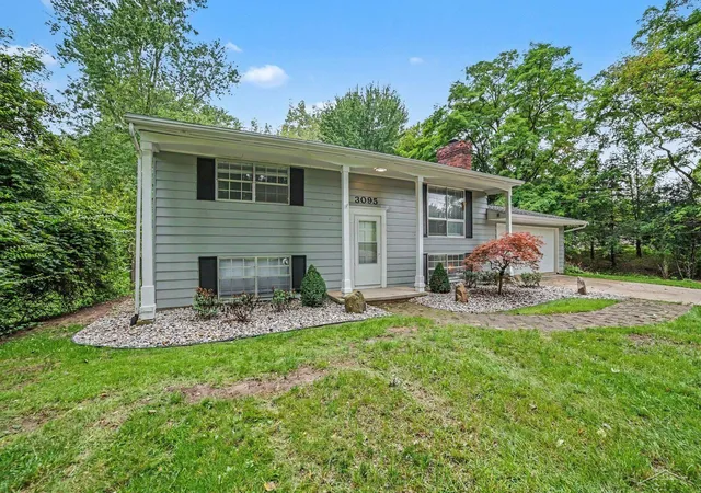 Photo 2 of Single family home for sale at 3095 Midland Rd, Saginaw, MI 48603 | MLS# 61050221049 | Listing updated on 2026-09-08