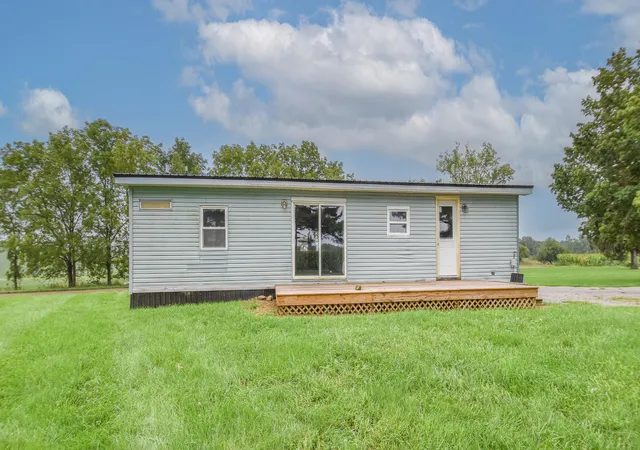 Photo 2 of Single family home for sale at 8820 S Lake Pleasant Rd, Hillsdale, MI 49242 | MLS# 62026047512 | Listing updated on 2026-09-08