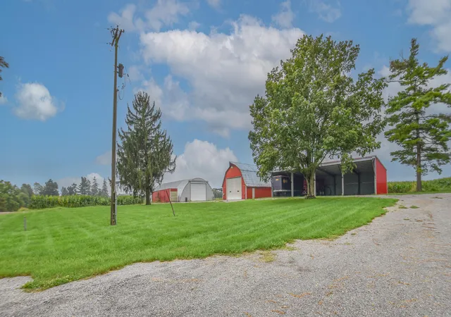 Photo 3 of Single family home for sale at 8820 S Lake Pleasant Rd, Hillsdale, MI 49242 | MLS# 62026047512 | Listing updated on 2026-09-08