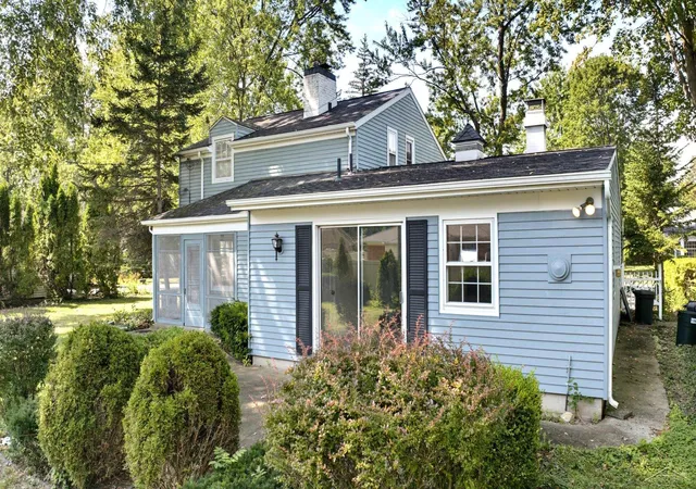 Photo 4 of Single family home for sale at 1714 Avalon Ave, Saginaw, MI 48638 | MLS# 61050221053 | Listing updated on 2026-09-08