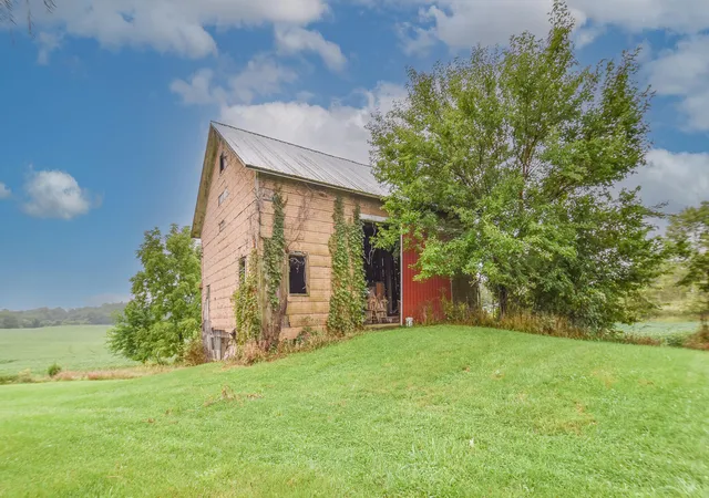 Photo 4 of Single family home for sale at 4391 Tamarack Rd, Hillsdale, MI 49242 | MLS# 62026047514 | Listing updated on 2026-09-08