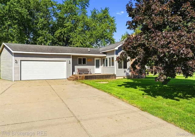 Photo 1 of Single family home for sale at 4443 N Gale Rd, Davison, MI 48423 | MLS# 20261071939 | Listing updated on 2026-09-14