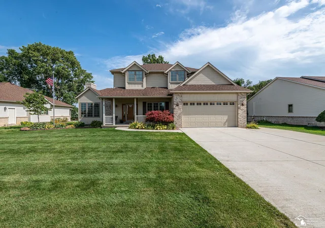 Photo 1 of Single family home for sale at 2886 E Country Ln, Monroe, MI 48162 | MLS# 57050221057 | Listing updated on 2026-09-12