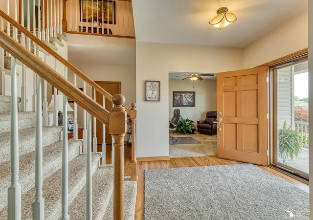 Photo 4 of Single family home for sale at 2886 E Country Ln, Monroe, MI 48162 | MLS# 57050221057 | Listing updated on 2026-09-12