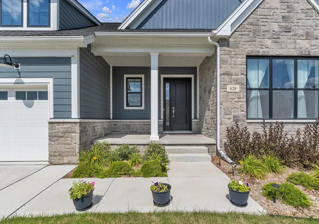 Photo 2 of Single family home for sale at 628 Pine Cir, Ann Arbor, MI 48105 | MLS# 81026047515 | Listing updated on 2026-09-13