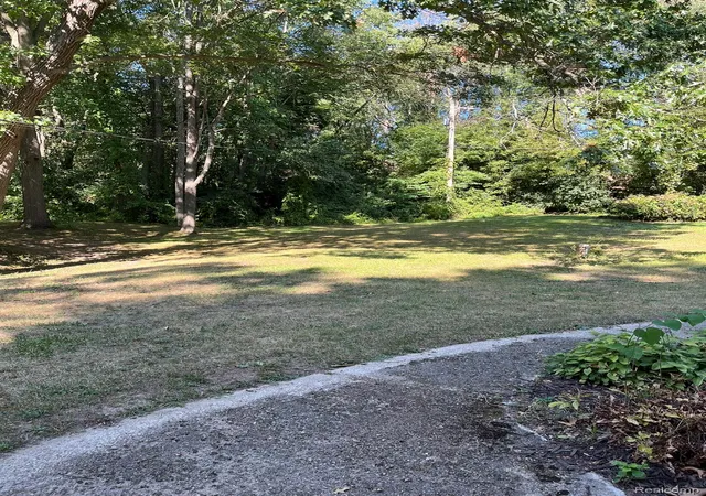 Photo 4 of Single family home for sale at 430 Sunset, White Lake, MI 48383 | MLS# 20261071940 | Listing updated on 2026-09-09