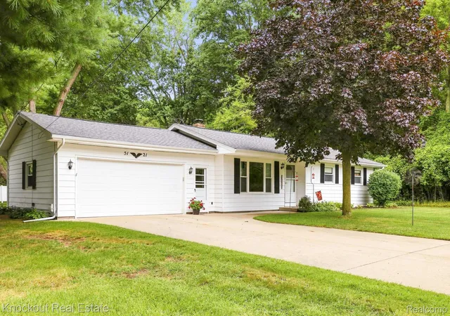 Photo 1 of Sale Pending at 5121 Sheldon Dr, Bridgeport, MI 48722 | MLS# 20261071941 | Listing updated on 2026-09-11