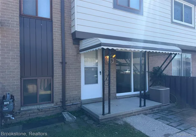 Photo 3 of Condo for sale at 8401 18 Mile Rd #29, Sterling Heights, MI 48313 | MLS# 20261071942 | Listing updated on 2026-09-09