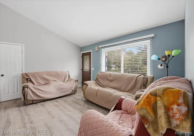 Photo 4 of Single family home for sale at 11282 Silver Lake Rd, Byron, MI 48418 | MLS# 20261071943 | Listing updated on 2026-09-09