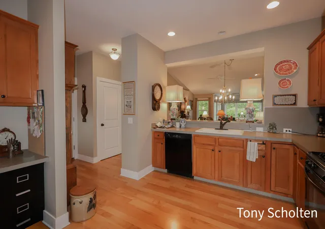 Listing Photo 2 - Condo for sale in building located at 11589 Wilmington Dr, Allendale, MI 49401