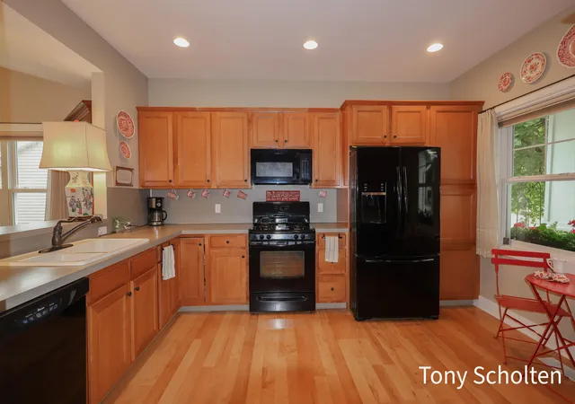 Listing Photo 3 - Condo for sale in building located at 11589 Wilmington Dr, Allendale, MI 49401