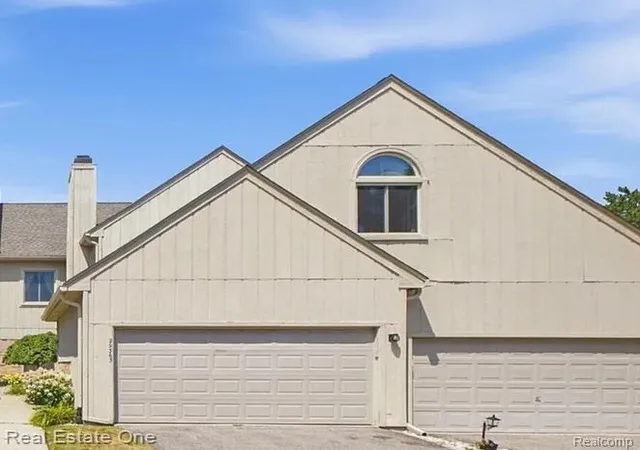 Photo 1 of Condo for sale at 29363 Laurel Dr #38, Farmington Hills, MI 48331 | MLS# 20261071946 | Listing updated on 2026-09-12