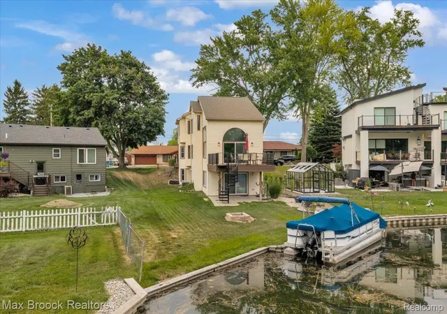 Photo 1 of Single family home for sale at 1025 Otter Ave, Waterford, MI 48328 | MLS# 20261071947 | Listing updated on 2026-09-12