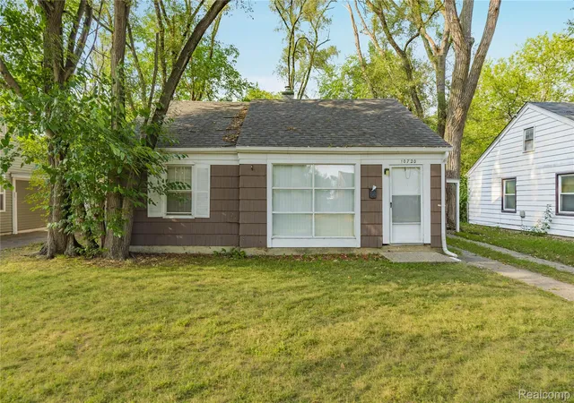 Photo 2 of Single family home for sale at 10720 Albany St, Oak Park, MI 48237 | MLS# 20261071948 | Listing updated on 2026-09-09