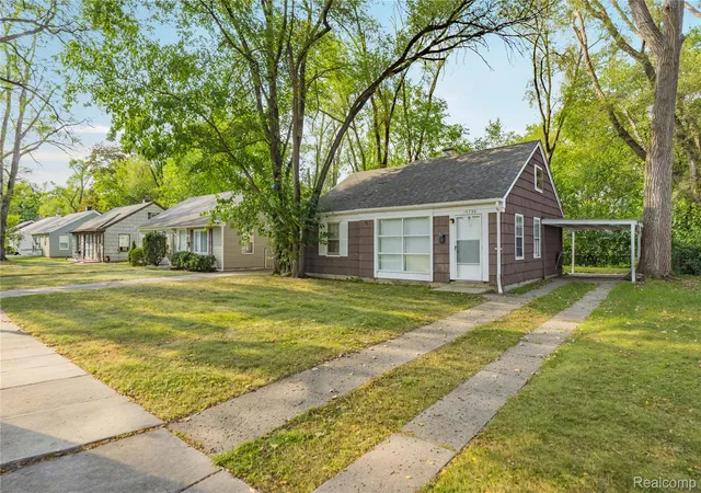 Photo 3 of Single family home for sale at 10720 Albany St, Oak Park, MI 48237 | MLS# 20261071948 | Listing updated on 2026-09-09