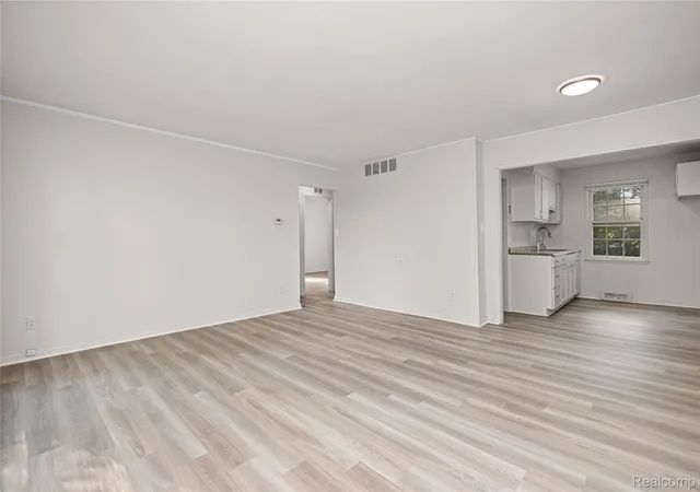 Photo 4 of Single family home for sale at 10720 Albany St, Oak Park, MI 48237 | MLS# 20261071948 | Listing updated on 2026-09-09