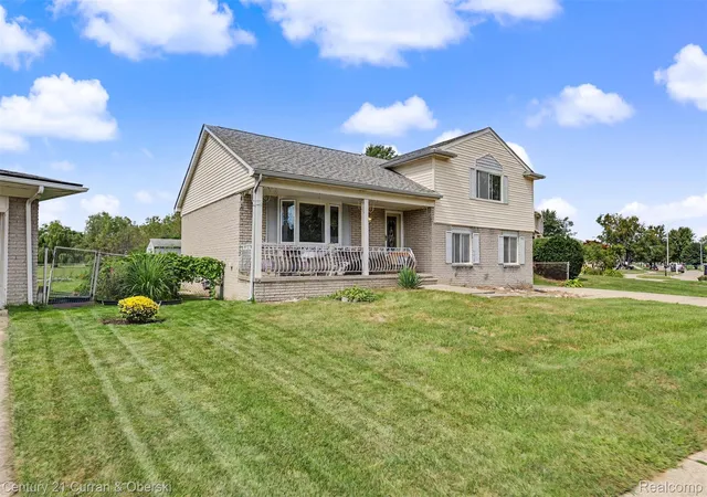 Photo 3 of Single family home for sale at 10506 Continental Dr, Taylor, MI 48180 | MLS# 20261071953 | Listing updated on 2026-09-16