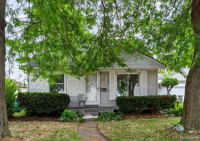 Photo 1 of Single family home for sale at 27114 Baldwin Ave, Warren, MI 48092 | MLS# 20261071954 | Listing updated on 2026-09-09