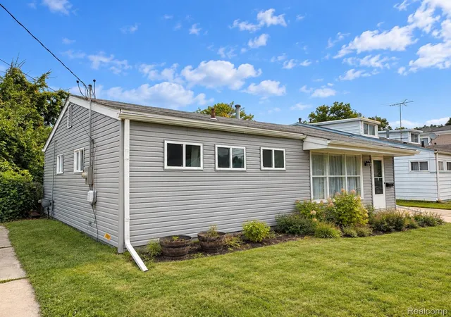 Photo 2 of Single family home for sale at 1615 E Greig Ave, Madison Heights, MI 48071 | MLS# 20261071955 | Listing updated on 2026-09-09