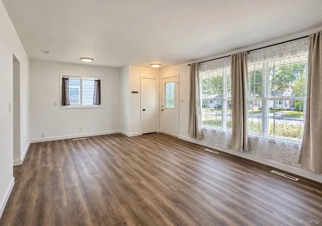 Photo 4 of Single family home for sale at 1615 E Greig Ave, Madison Heights, MI 48071 | MLS# 20261071955 | Listing updated on 2026-09-09