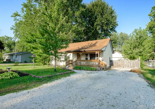 Photo 2 of Single family home for sale at 26247 Weigel Rd, New Boston, MI 48164 | MLS# 20261071956 | Listing updated on 2026-09-11