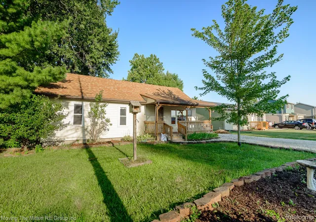 Photo 3 of Single family home for sale at 26247 Weigel Rd, New Boston, MI 48164 | MLS# 20261071956 | Listing updated on 2026-09-11