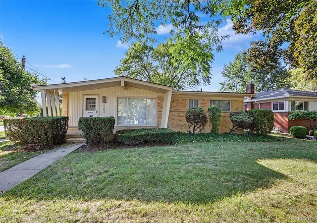 Photo 1 of Single family home for sale at 4203 Manor Ave, Royal Oak, MI 48073 | MLS# 20261071958 | Listing updated on 2026-09-11