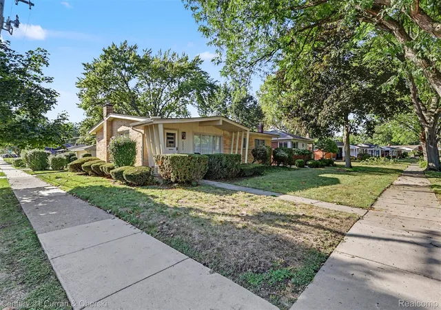 Photo 2 of Single family home for sale at 4203 Manor Ave, Royal Oak, MI 48073 | MLS# 20261071958 | Listing updated on 2026-09-11